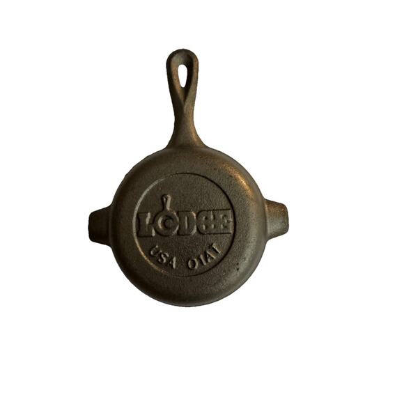 Vintage Lodge 3 1/2" Cast Iron Ashtray Trinket Tray 01AT - Picture 4 of 5